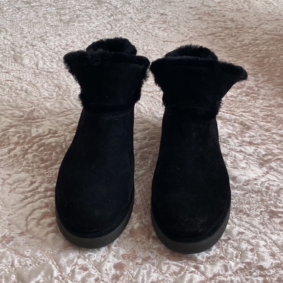 UGG Women’s Black Boots size 10 - Picture 9 of 13